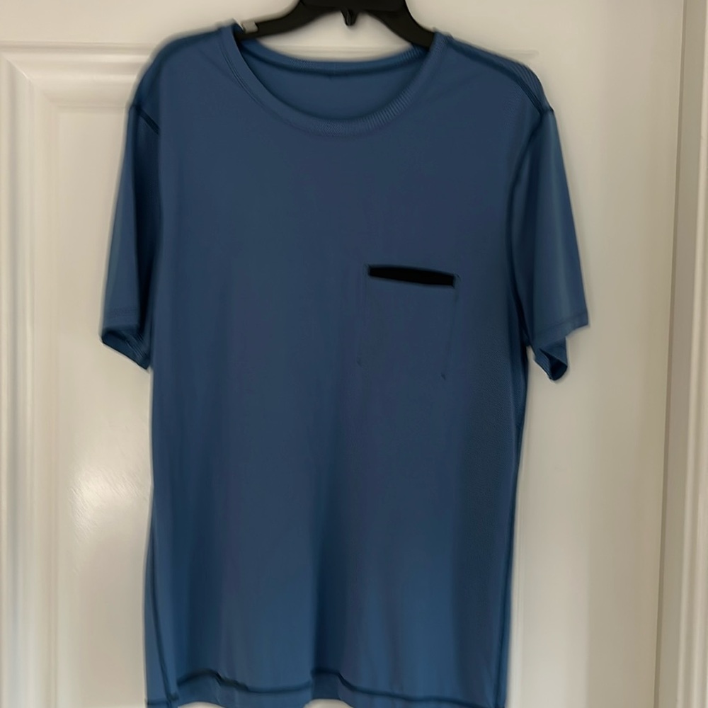 Lululemon men’s short sleeve performance pocket tee